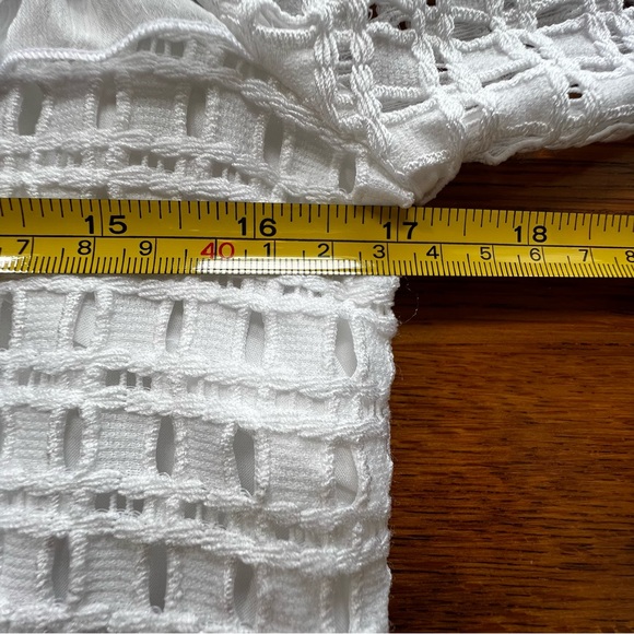 ⭐️ Banana Republic Eyelet Blouse Top Size SMALL - Picture 10 of 14